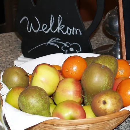 Lemmenhof Szálloda Ell